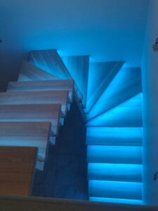 Сходи на замовлення світлові